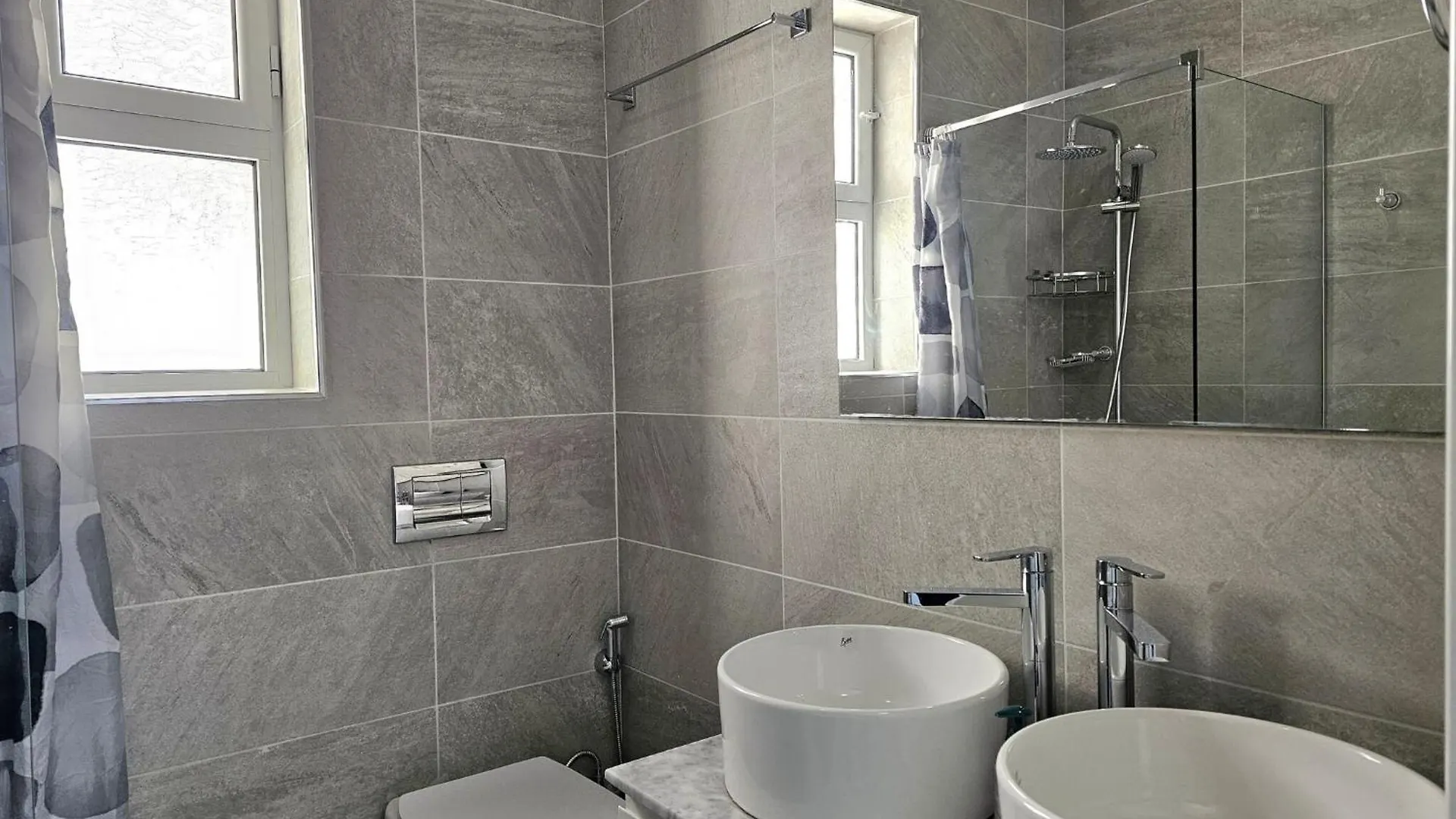 Appartement Refined Seaside Comfort In Saranda