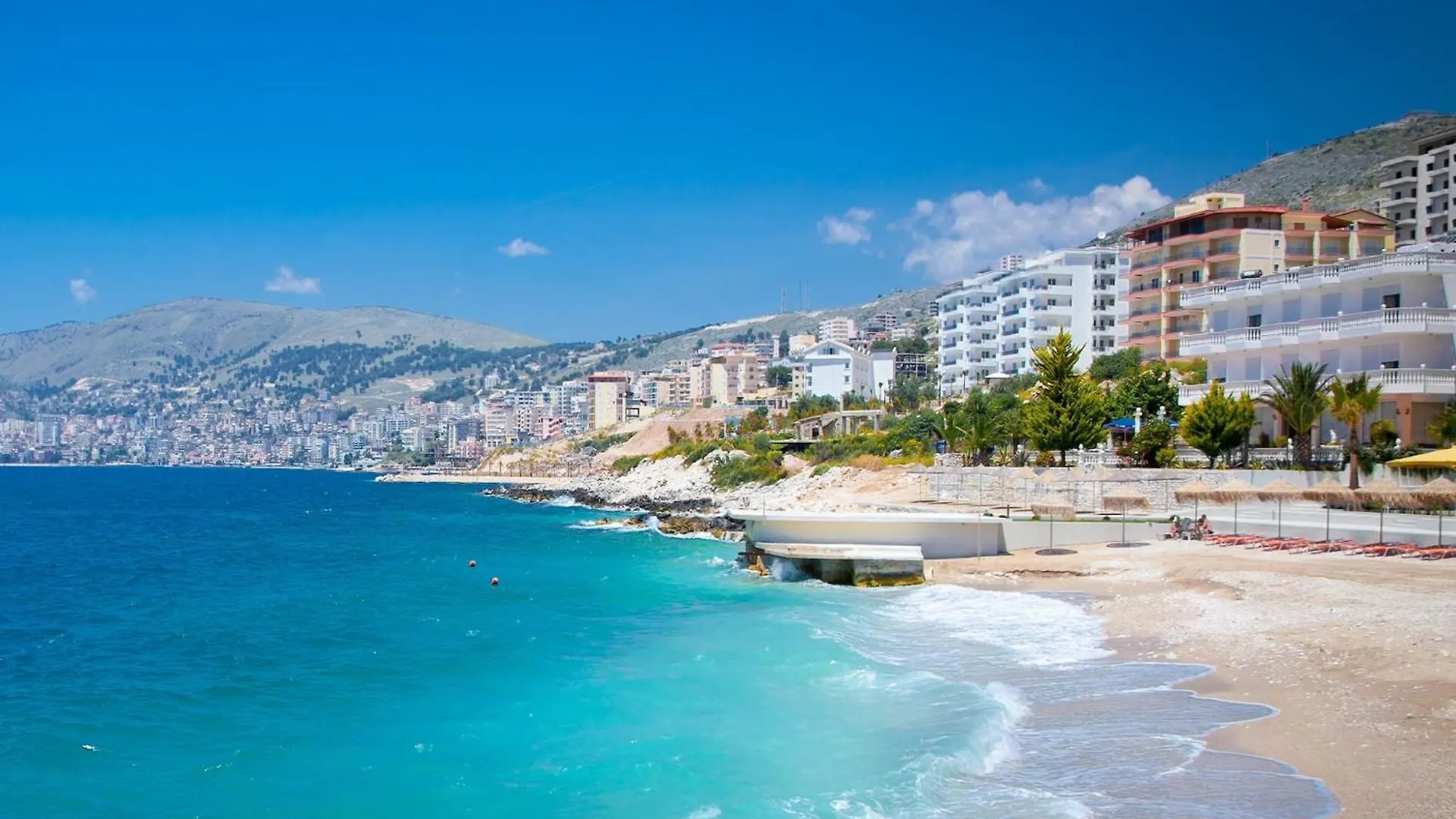 Refined Seaside Comfort In Saranda Appartement